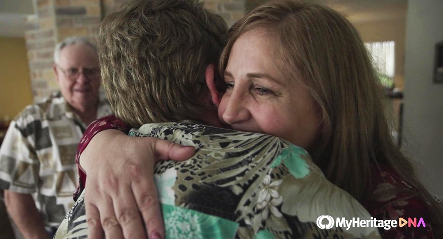 Upload de DNA no MyHeritage revela pai e 3 meias-irmãs